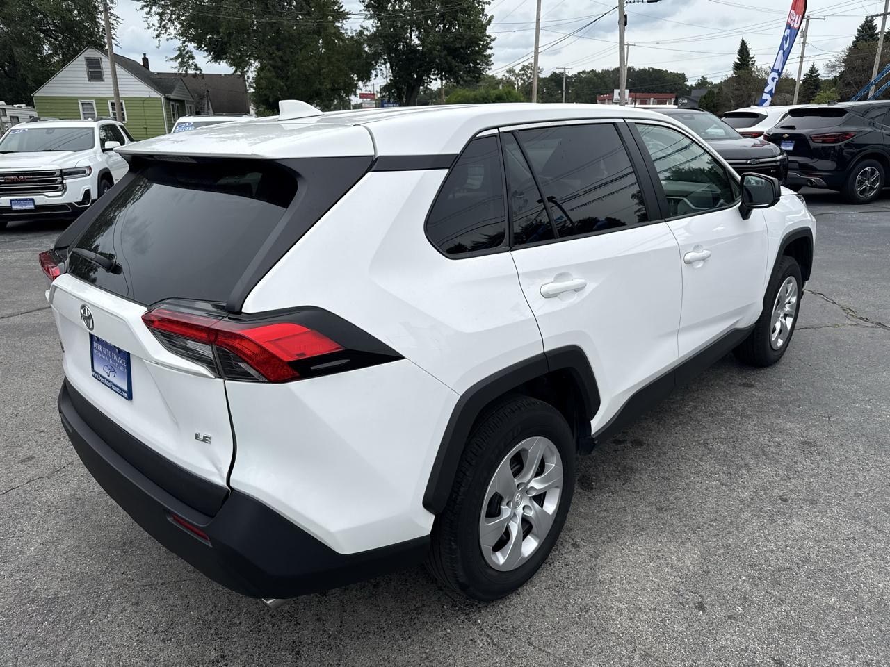 Toyota RAV4 LE 2025