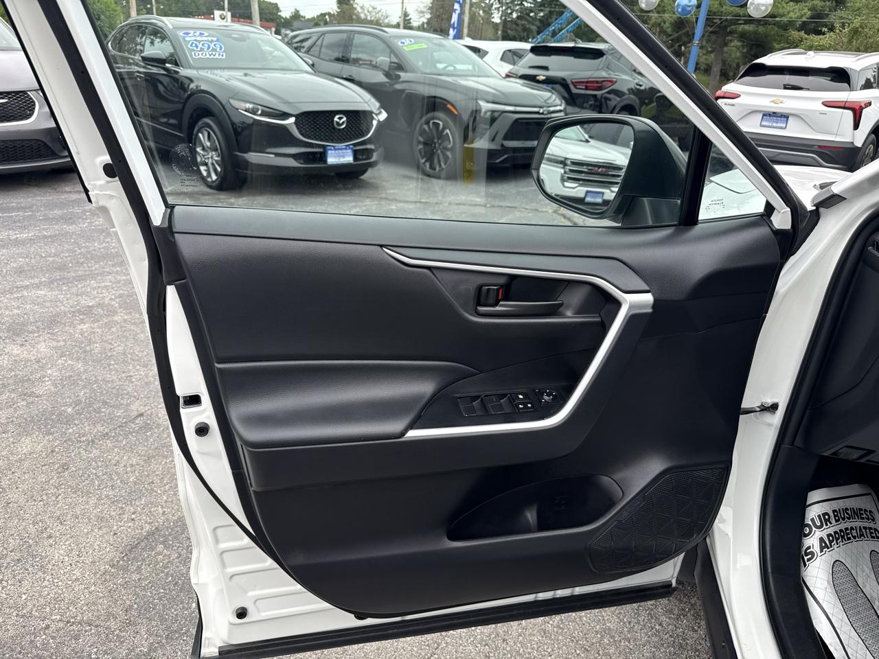 Toyota RAV4 LE 2025
