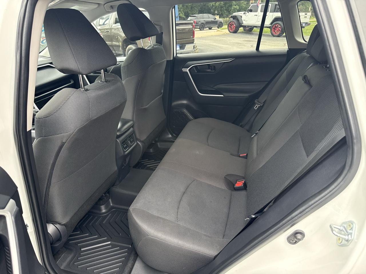 Toyota RAV4 LE 2025