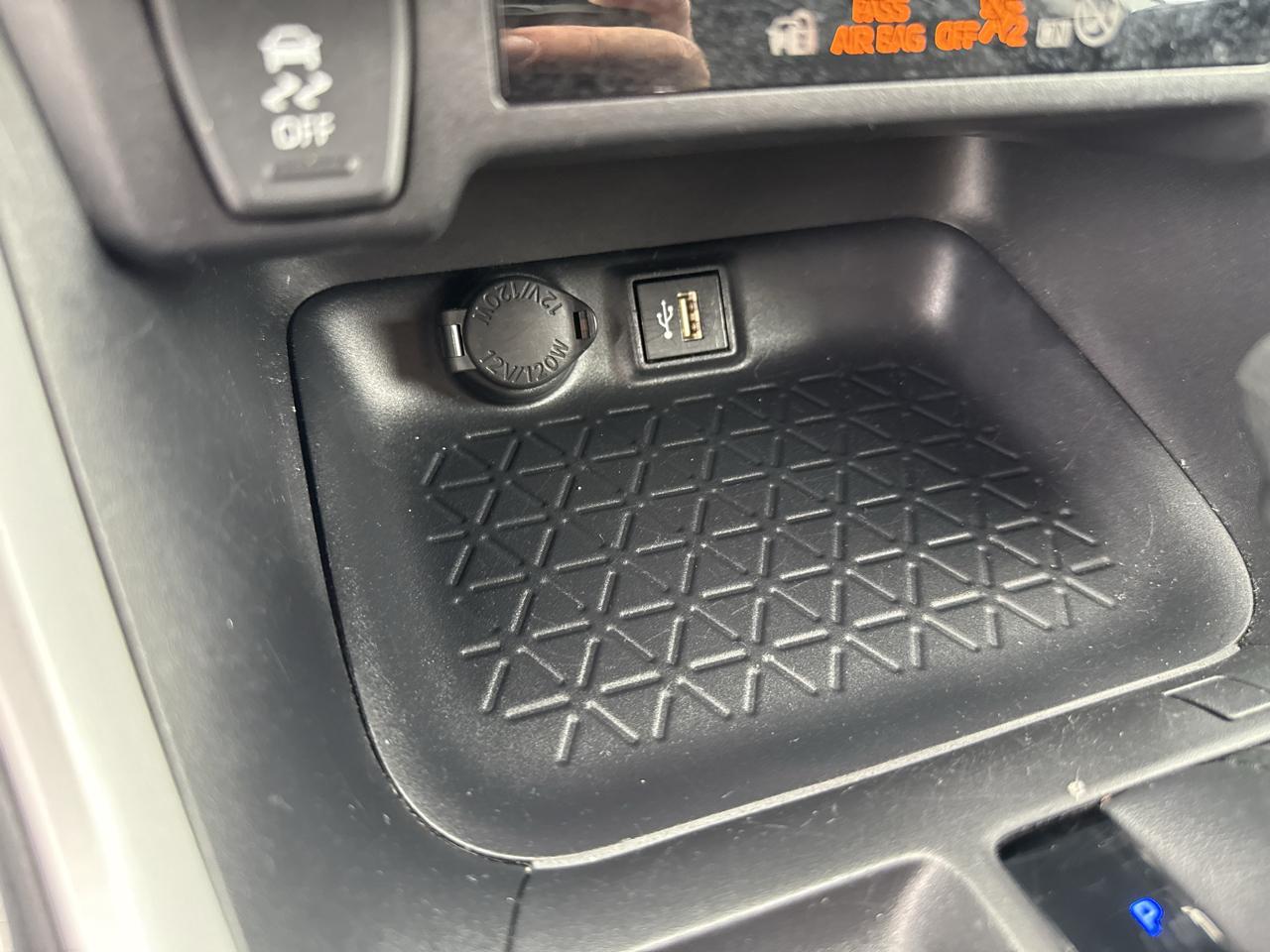 Toyota RAV4 LE 2025
