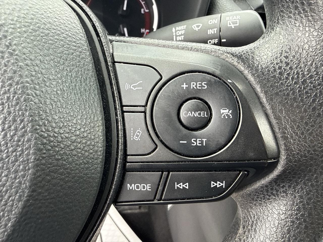 Toyota RAV4 LE 2025