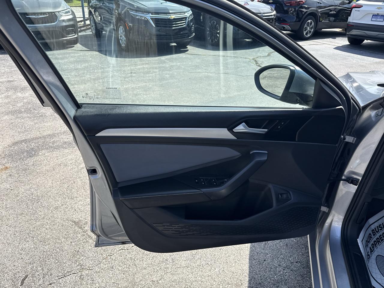Volkswagen Jetta SE 2025