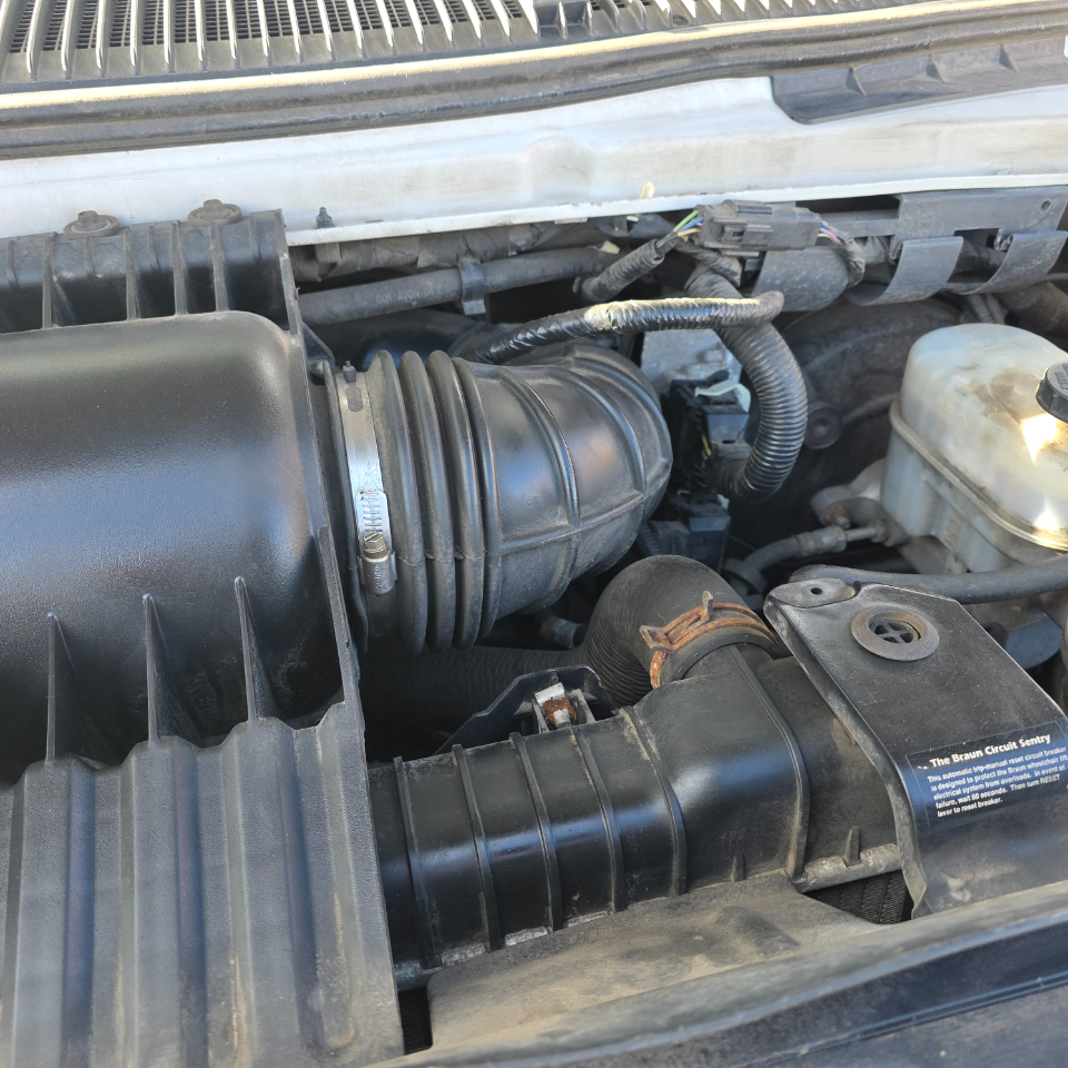 Ford Econoline E-350 Super Duty Extended 2012