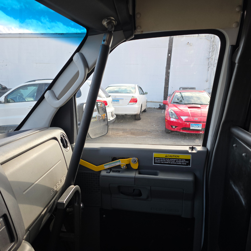 Ford Econoline E-350 Super Duty Extended 2012