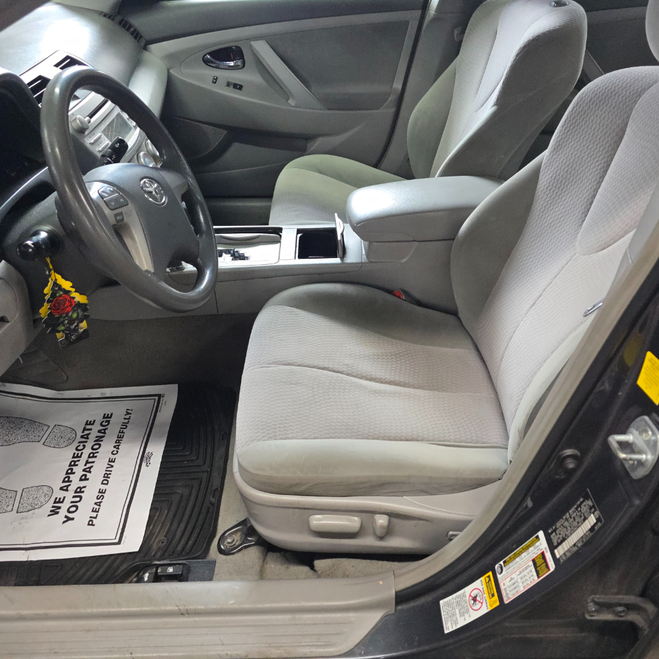 Toyota Camry Base 6-Spd AT 2011