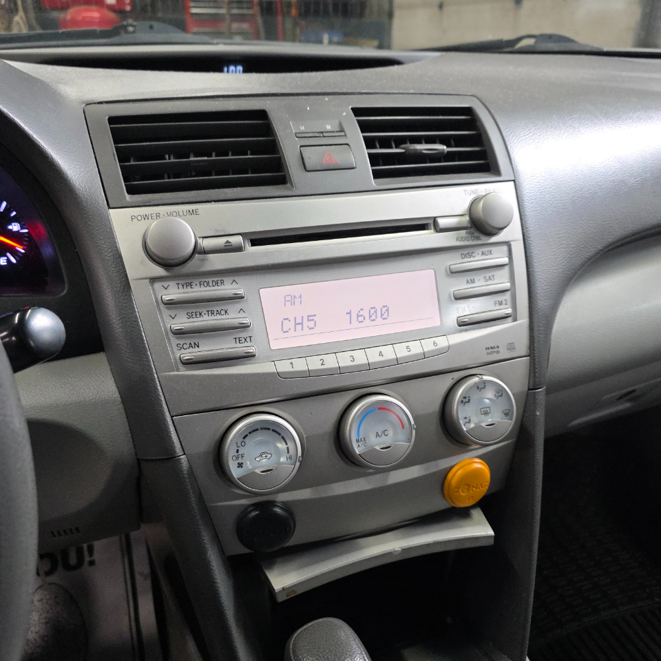 Toyota Camry Base 6-Spd AT 2011