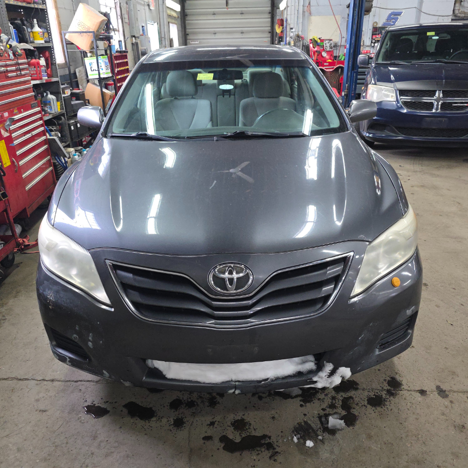 Toyota Camry Base 6-Spd AT 2011