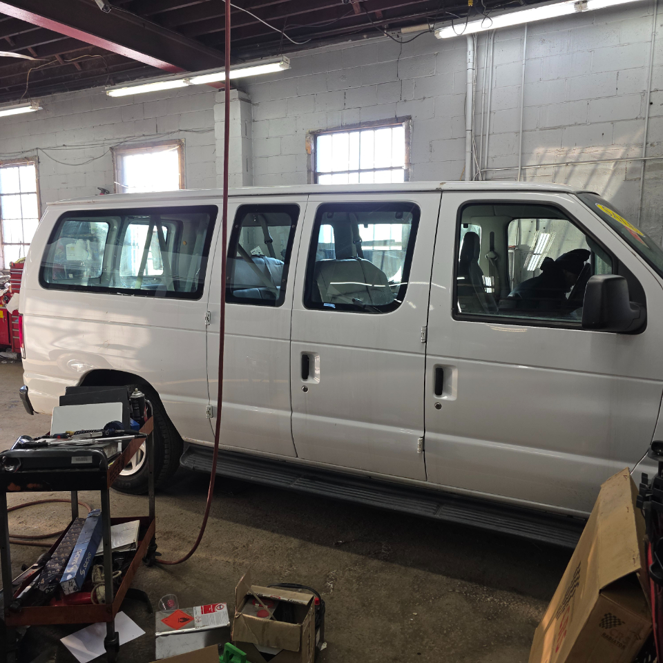 Ford Econoline E-150 XL 2011