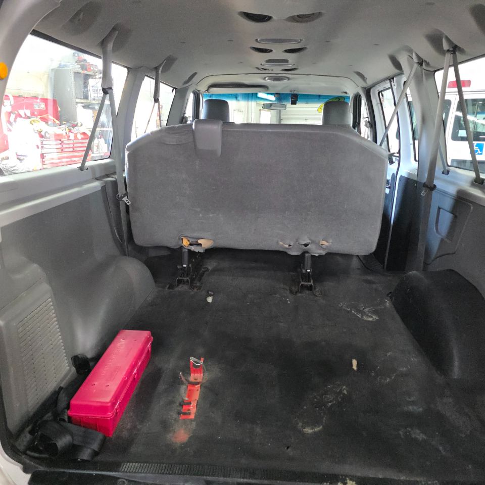 Ford Econoline E-150 XL 2011