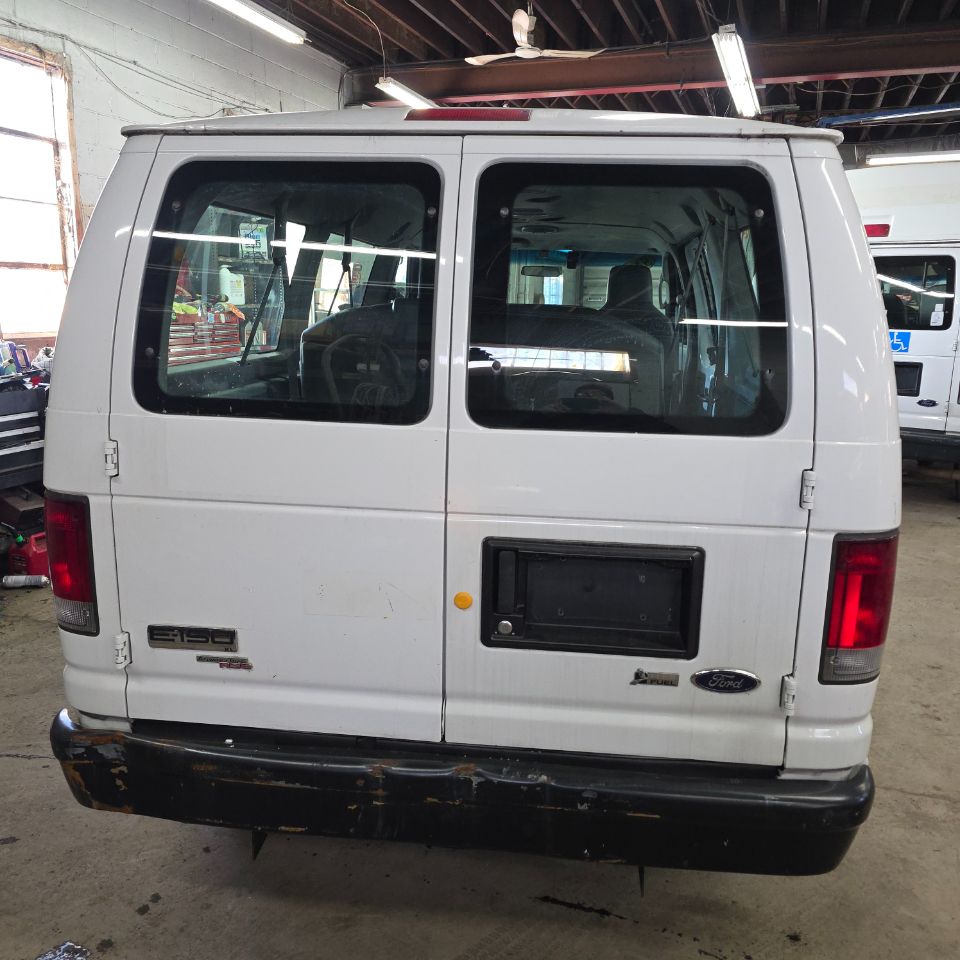 Ford Econoline E-150 XL 2011