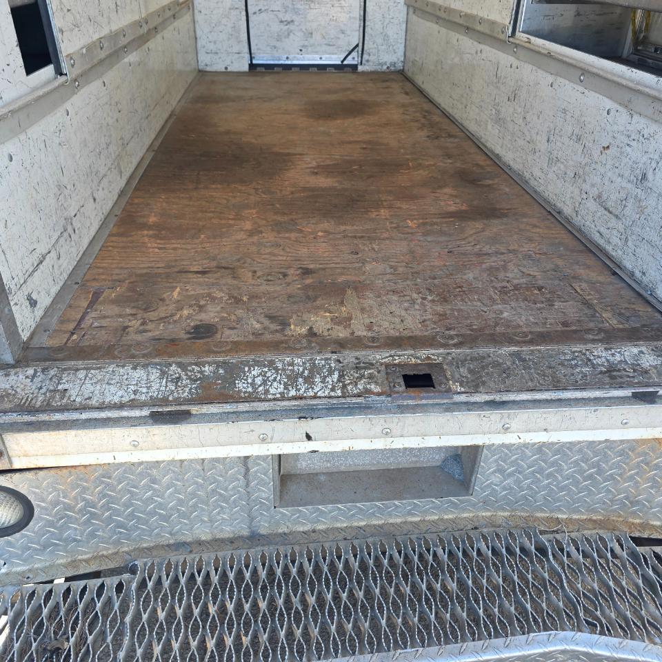 GMC Savana G3500 139 in. 2016