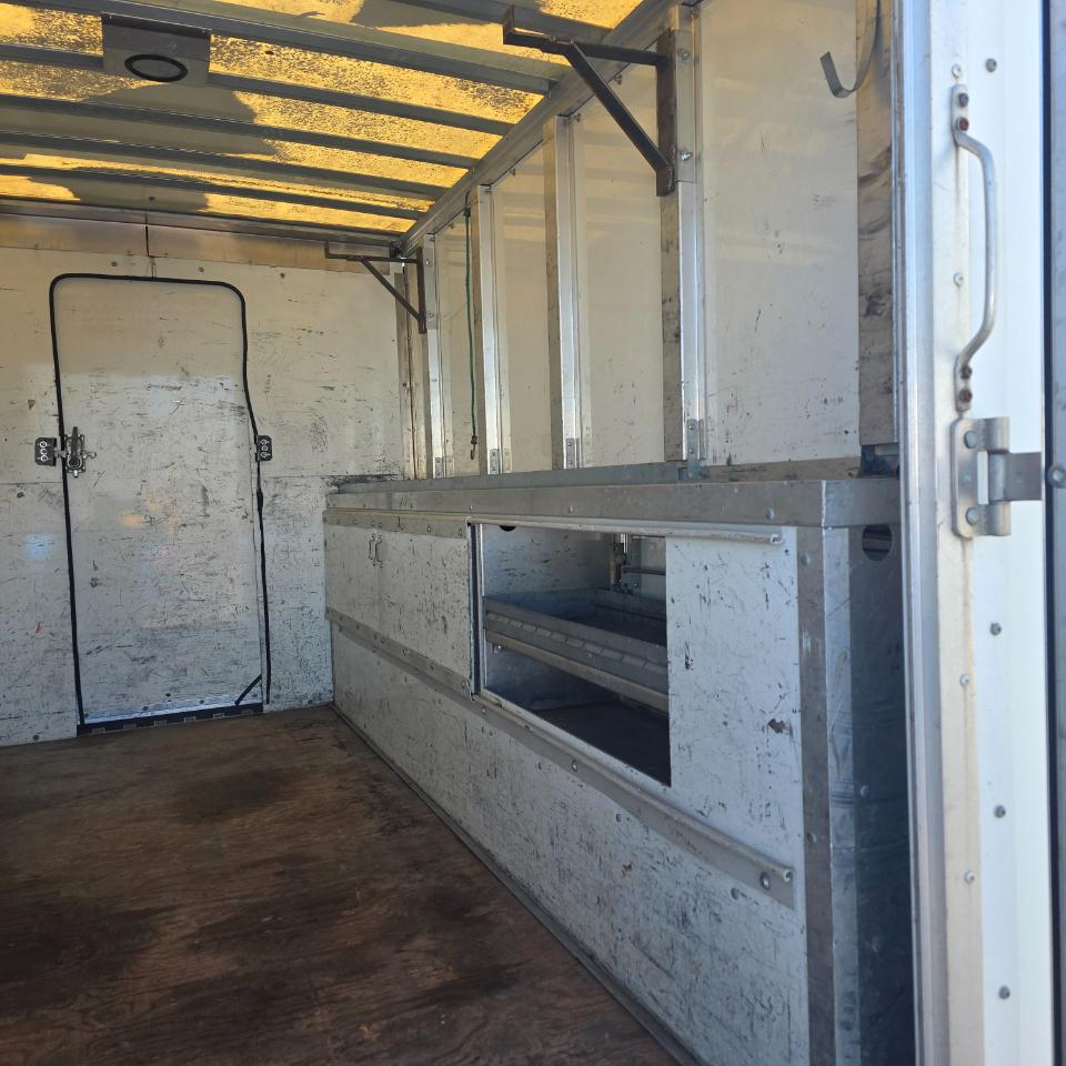 GMC Savana G3500 139 in. 2016