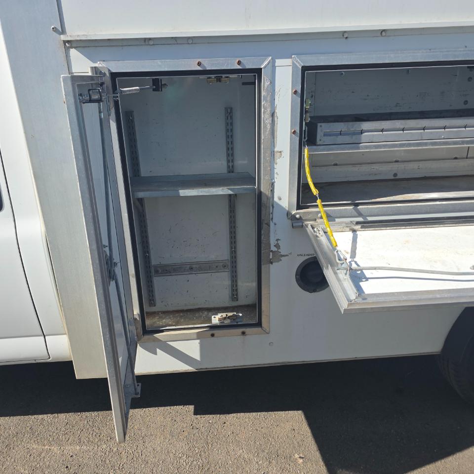 GMC Savana G3500 139 in. 2016