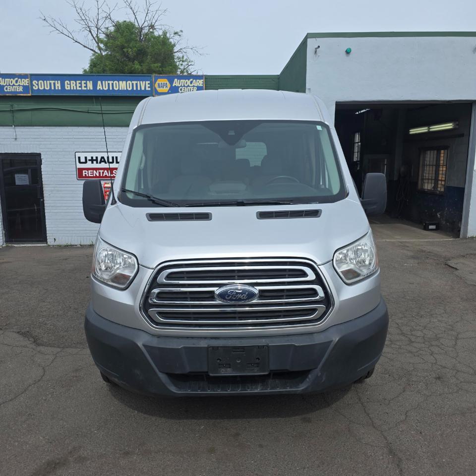 Ford Transit 350 Wagon Med. Roof XL w/Sliding Pass. 148-in. WB 2015
