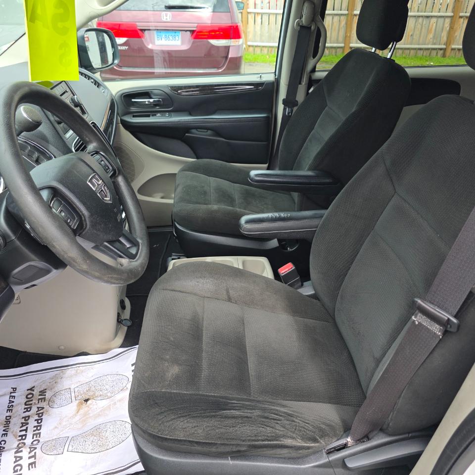 Dodge Grand Caravan SE 2015