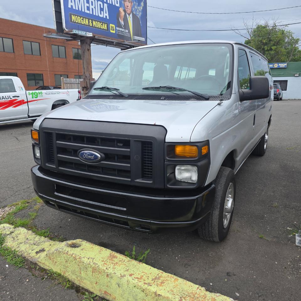 Ford Econoline E-150 XL 2012