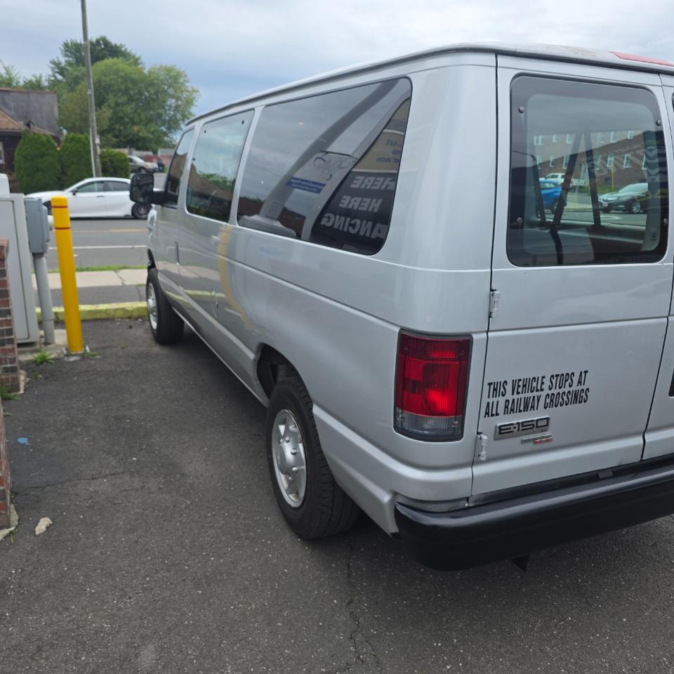 Ford Econoline E-150 XL 2012