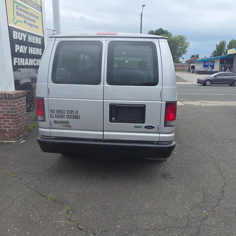 Ford Econoline E-150 XL 2012