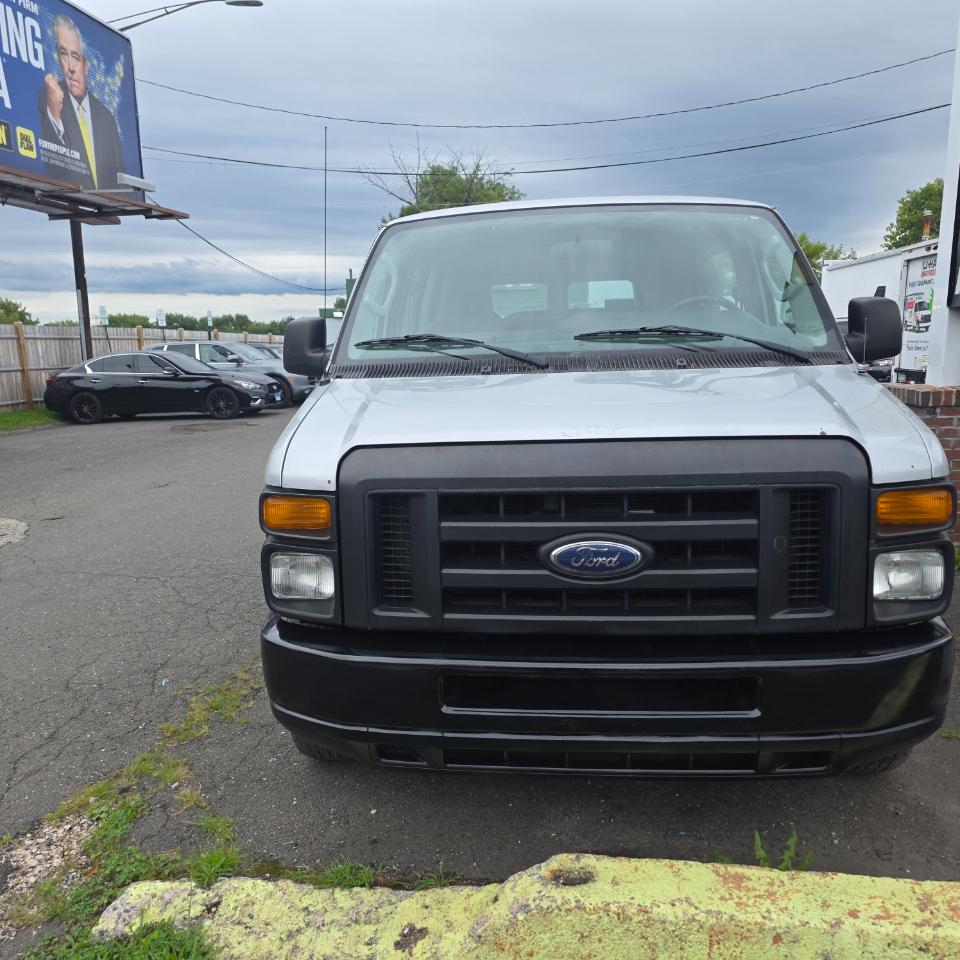 Ford Econoline E-150 XL 2012