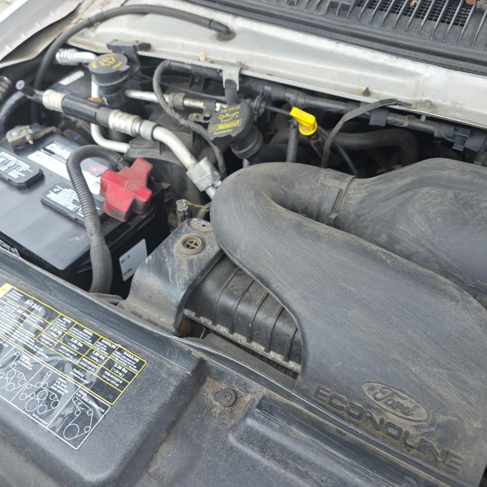 Ford Econoline E-150 XL 2012
