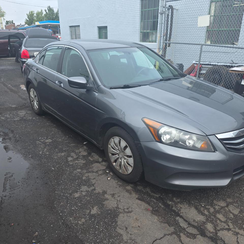 Honda Accord LX sedan AT 2012