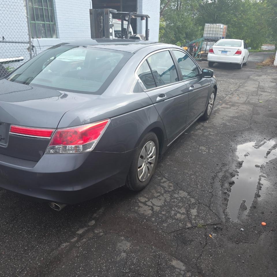 Honda Accord LX sedan AT 2012