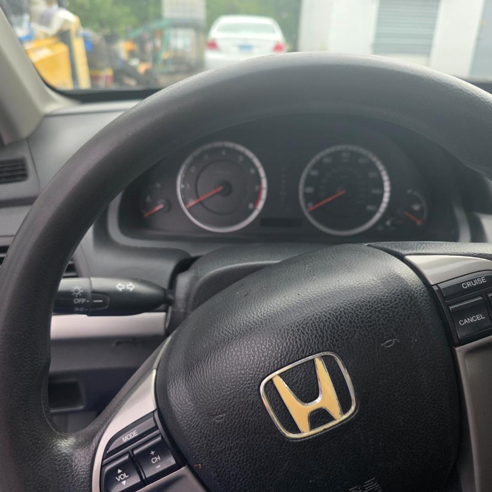 Honda Accord LX sedan AT 2012