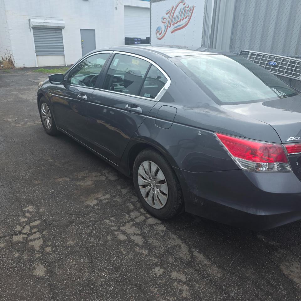 Honda Accord LX sedan AT 2012