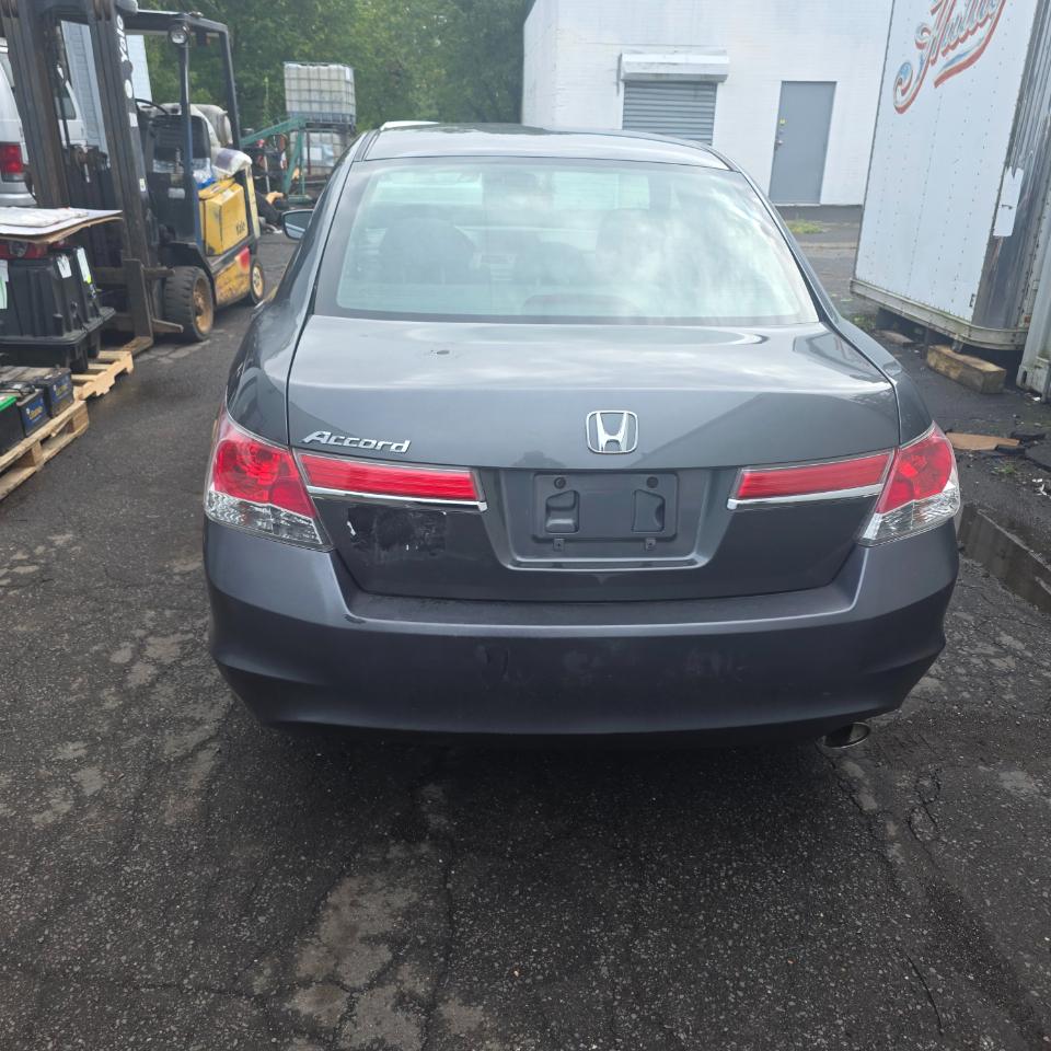 Honda Accord LX sedan AT 2012