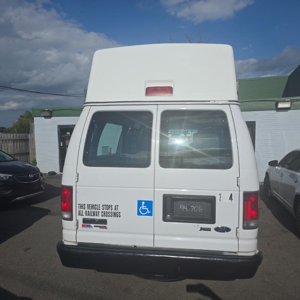 Ford Econoline E-250 Extended 2014