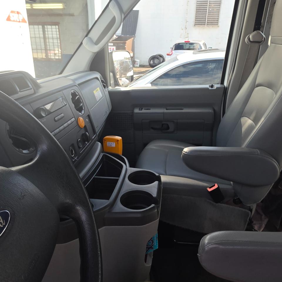 Ford Econoline E-250 Extended 2014