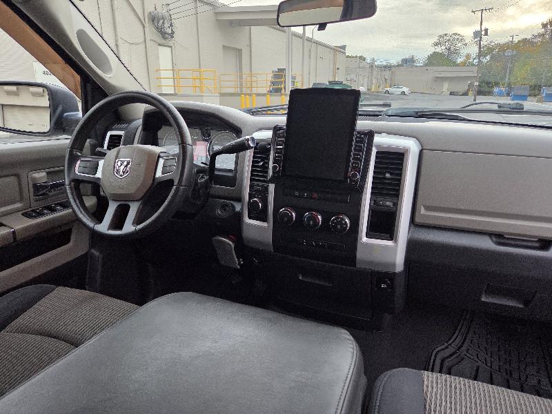 RAM 1500 4WD Crew Cab 149" SLT 2011 RAM 1500 4WD Crew Cab 149" SLT 2011
