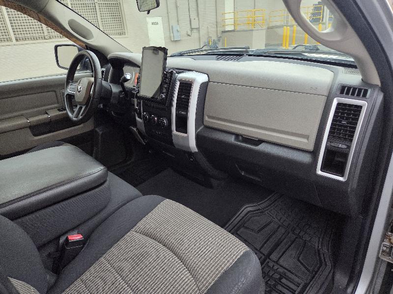 RAM 1500 4WD Crew Cab 149" SLT 2011 RAM 1500 4WD Crew Cab 149" SLT 2011