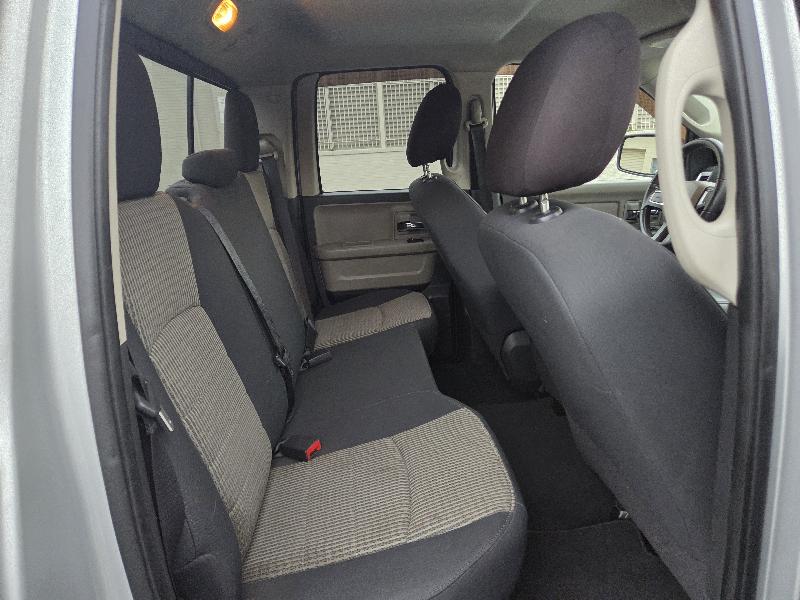 RAM 1500 4WD Crew Cab 149" SLT 2011 RAM 1500 4WD Crew Cab 149" SLT 2011