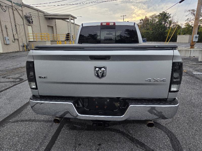 RAM 1500 4WD Crew Cab 149" SLT 2011 RAM 1500 4WD Crew Cab 149" SLT 2011