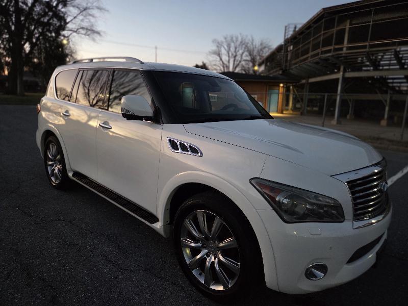 Infiniti QX56 4WD 2011