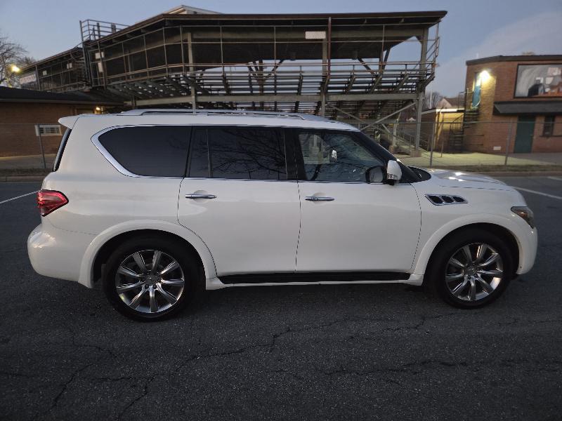 Infiniti QX56 4WD 2011