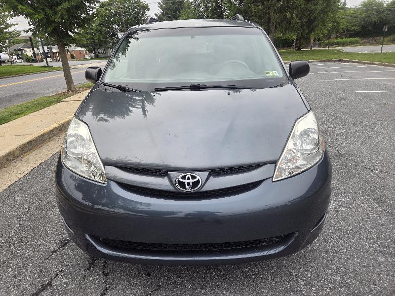 Toyota Sienna LE FWD 8-Passenger Seating 2008
