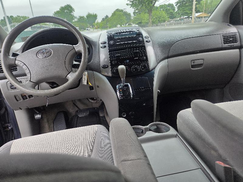 Toyota Sienna LE FWD 8-Passenger Seating 2008