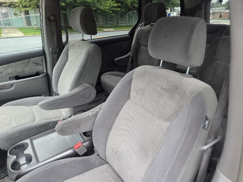 Toyota Sienna LE FWD 8-Passenger Seating 2008