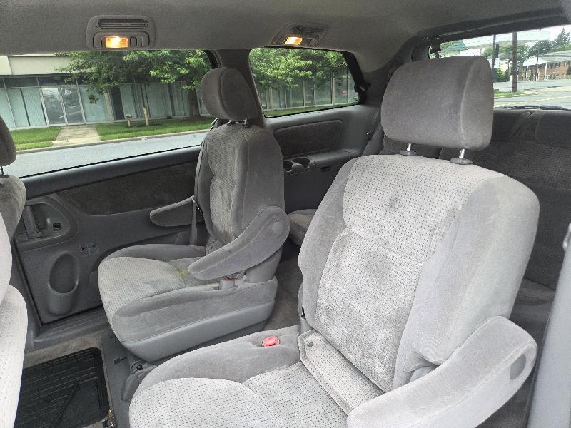 Toyota Sienna LE FWD 8-Passenger Seating 2008
