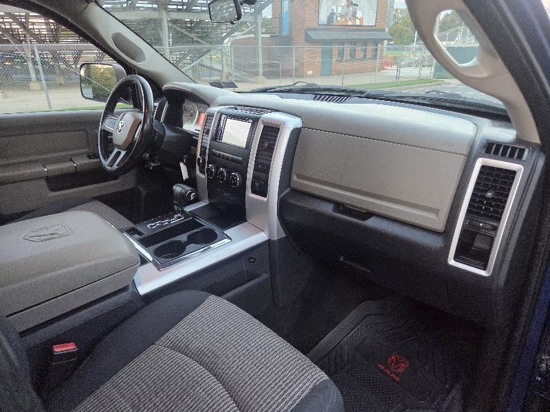 RAM 1500 Big Horn 4x4 Crew Cab 5'7" Box 2011