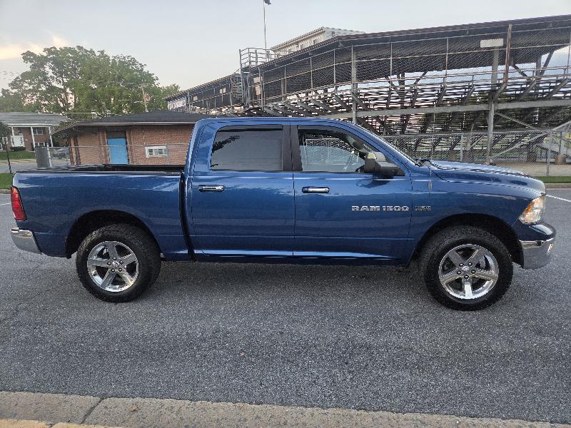 RAM 1500 Big Horn 4x4 Crew Cab 5'7" Box 2011