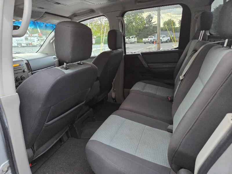 Nissan Titan XE Crew Cab 4WD 2004