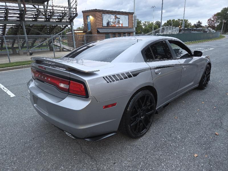 Dodge Charger SE 2013