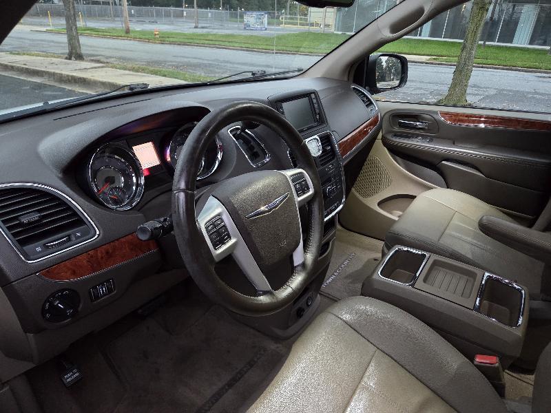 Chrysler Town & Country Touring 2016