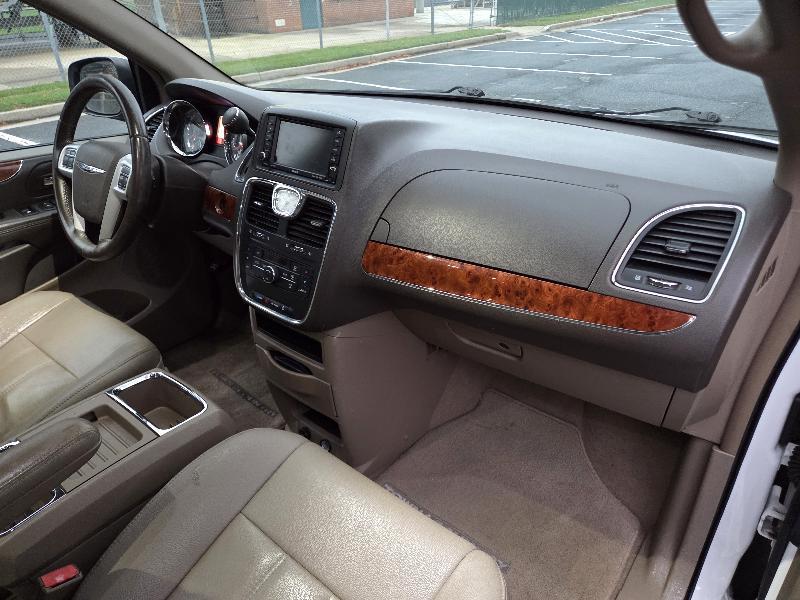 Chrysler Town & Country Touring 2016