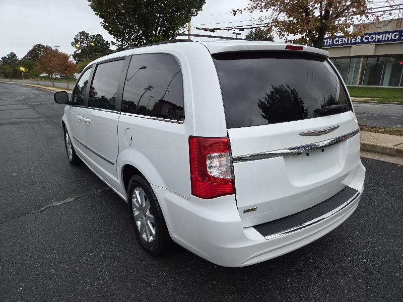 Chrysler Town & Country Touring 2016