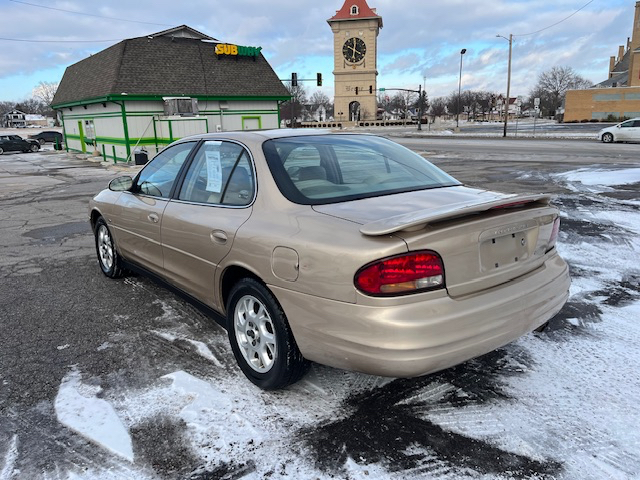 Oldsmobile Intrigue GL Sedan 2002