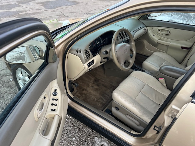 Oldsmobile Intrigue GL Sedan 2002